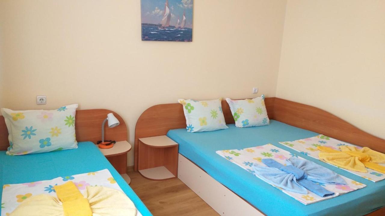 Ivanovi Guest House Primorsko Eksteriør bilde